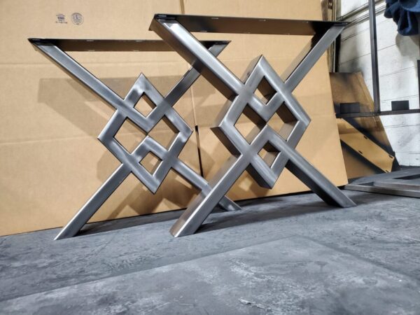 Inverted Diamond Style Metal Table Legs