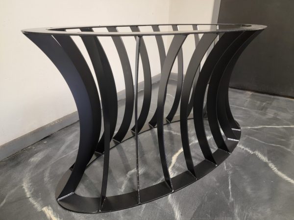 Side view of Elliptical Metal Table Frame