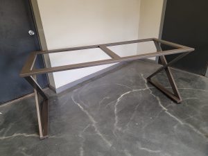 Zig Zag Style Metal Desk Legs