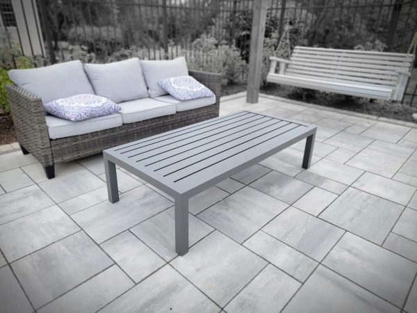 Slat Style Aluminum Outdoor Coffee Table for Pool Deck